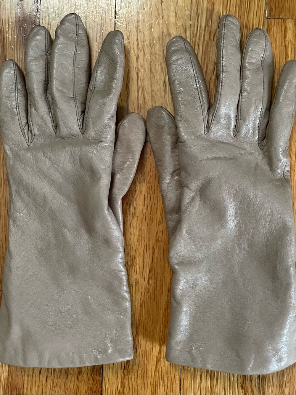 Aris | Buttery Soft Leather Gloves | 100% Cashmere Lined | Women’s Size 7.5
